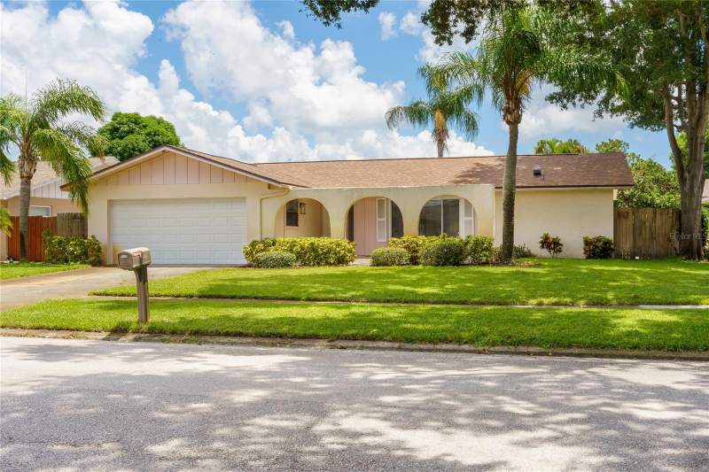3 bedroom Single Family Residence at 2419 Timbercrest Circle, Woodgate Of Countryside, Clearwater — photo 2