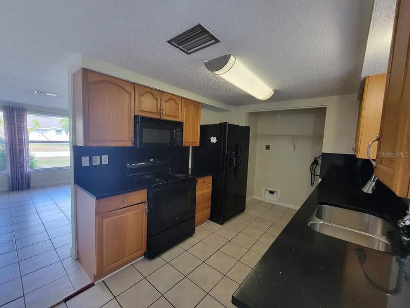3 bedroom Single Family Residence at 22353 Buffalo Avenue, Port Charlotte Sec 007, Port Charlotte — photo 3