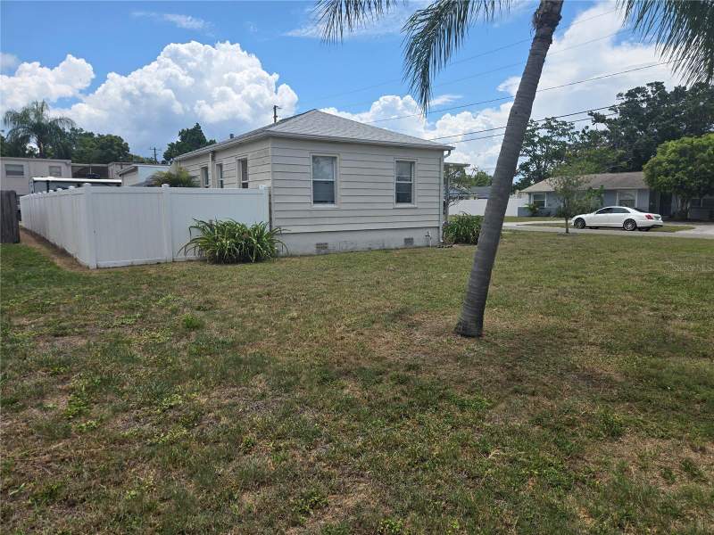 3 bedroom Single Family Residence at 146 NE Madison Circle, North St Petersburg, St Petersburg — photo 5