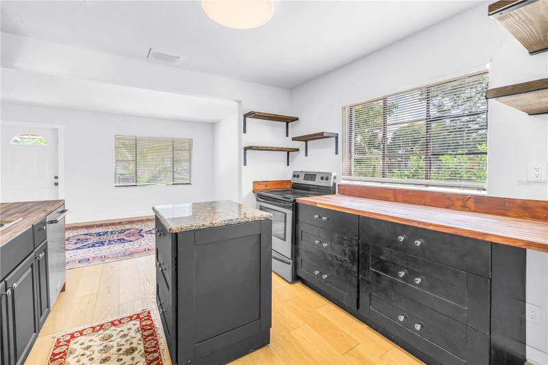 3 bedroom Single Family Residence at 2000 27th Avenue, Pine City Sub Rep, St Petersburg — photo 5