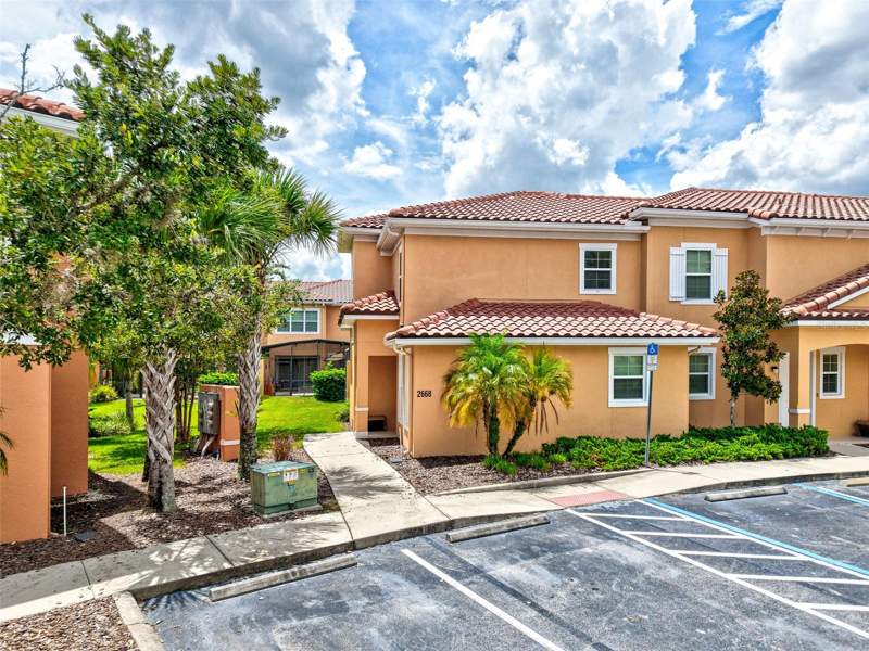 3 bedroom Townhouse at 2668 CORVETTE LANE, REGAL OAKS AT OLD TOWN, KISSIMMEE — photo 1
