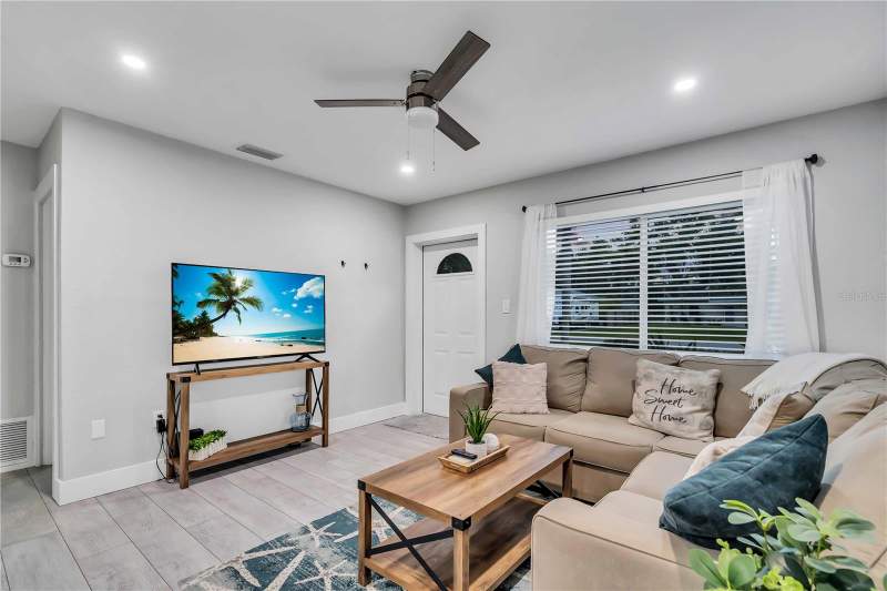 2 bedroom Single Family Residence at 3231 New England Street, Sun Haven, Sarasota — photo 3