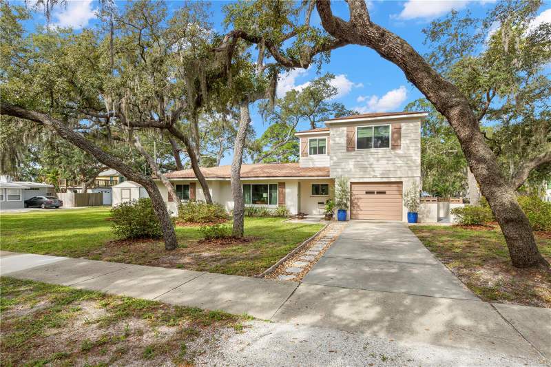 3 bedroom Single Family Residence at 202 S Mayo Street, Crystal Beach Rev, Crystal Beach — photo 5