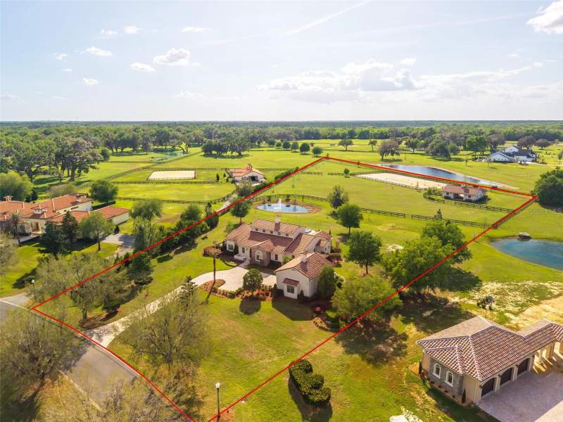 5 bedroom Single Family Residence at 12424 SW 140th Loop, Bel Lago South Hamlet, Dunnellon — photo 2