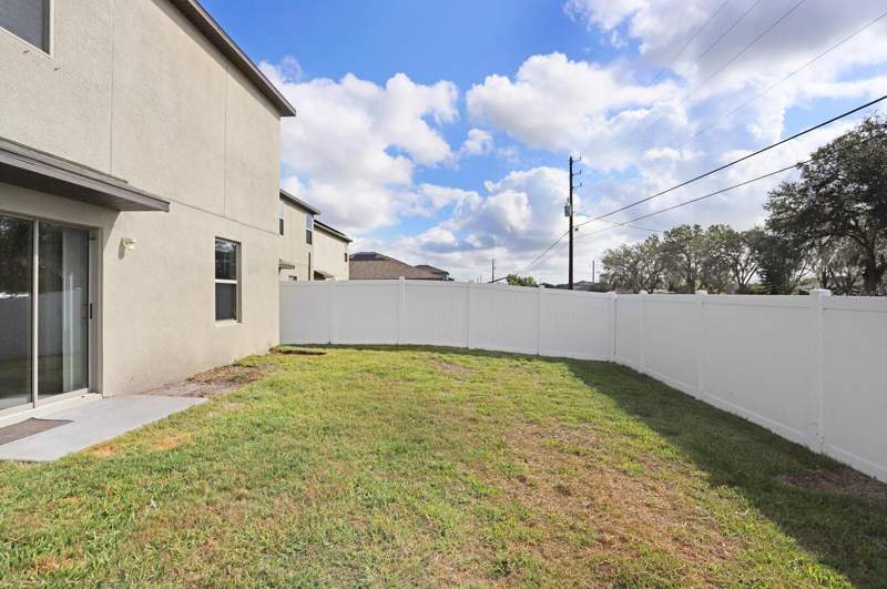 5 bedroom Single Family Residence at 10256 Carloway Hills Drive, Ayersworteh Glen Ph 3B, Wimauma — photo 5