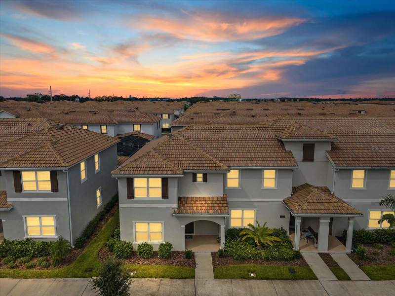 5 bedroom Townhouse at 4823 Dedication Street, Storey Lake Ph 3, Kissimmee — photo 2