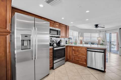 5445 Gulf Boulevard #Ph1, St Pete Beach FL - photo 15 of 43
