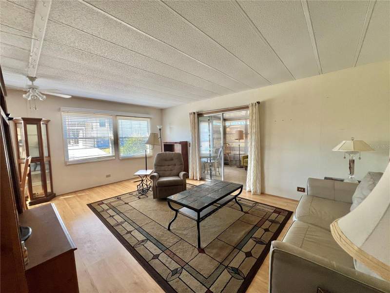 2 bedroom Mobile Home at 101 Ixora Way, Hawthorne At Leesburg A Coop, Leesburg — photo 4