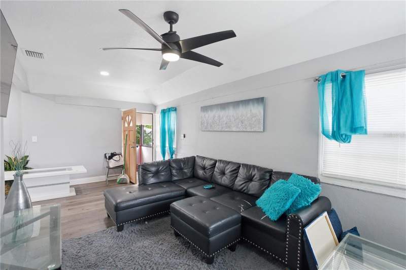 4 bedroom Half Duplex at 1340 13th Avenue, Nebraska Place Sub, St Petersburg — photo 4