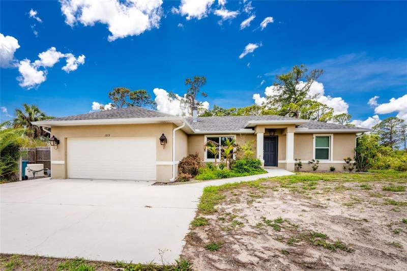 3 bedroom Single Family Residence at 1213 Casper Street, Port Charlotte, Port Charlotte — photo 2