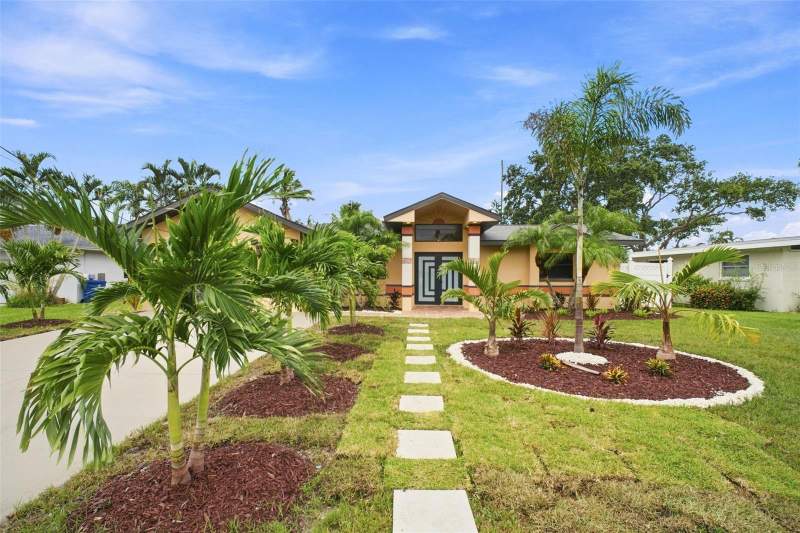 3 bedroom Single Family Residence at 15918 Redington Drive, Lone Palm Beach 3rd Add, Redington Beach — photo 5
