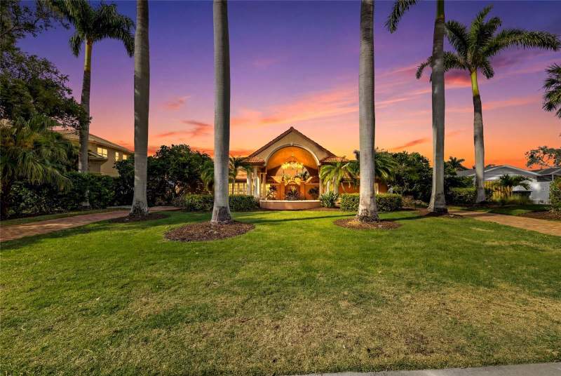 4 bedroom Single Family Residence at 1749 Sandalwood Drive, Southpointe Shores, Sarasota — photo 2