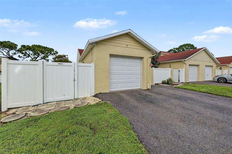 2 bedroom Villa at 2771 Summerdale Drive #7, Summer Place Sub, Clearwater — photo 2
