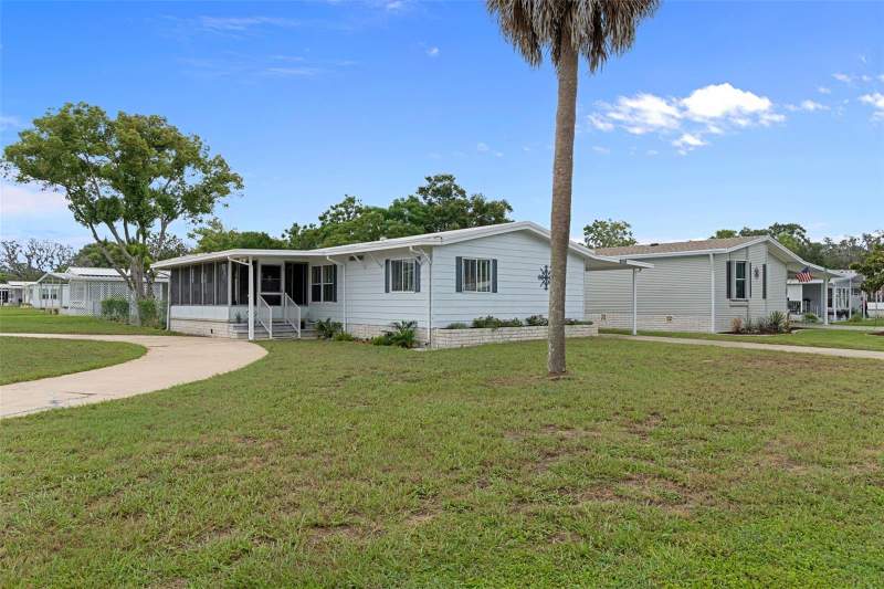 3 bedroom Manufactured Home at 8090 Little Tee Lane, High Point Mh Sub, Brooksville — photo 2
