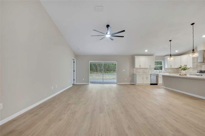 3 bedroom Single Family Residence at 11983 W Appletree Place, Crystal Manor Unit 02, Crystal River — photo 4