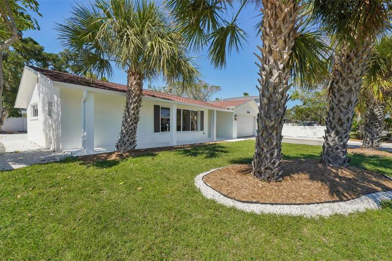 4 bedroom Single Family Residence at 2650 E VINA DEL MAR BOULEVARD, VINA-DEL-MAR SEC 2 ADD, ST PETE BEACH — photo 4