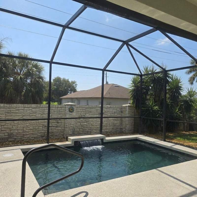 3 bedroom Single Family Residence at 318 65th Avenue, Sterling Lake, Bradenton — photo 2