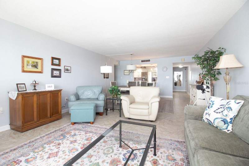 2 bedroom Condominium at 17920 Gulf Boulevard #301, Redington Towers Bldg 2 Condo, Redington Shores — photo 3