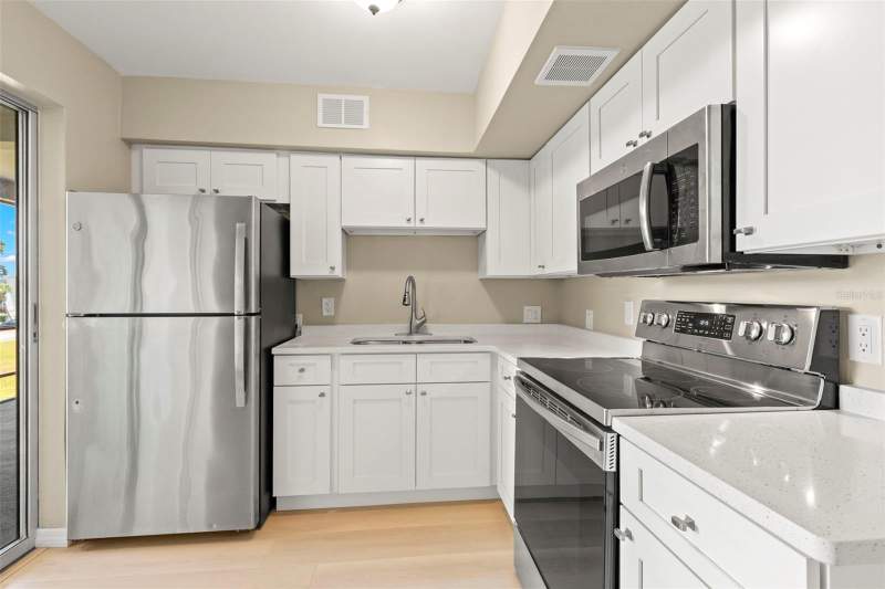 1 bedroom Condominium at 2433 Brazilia Drive #41, On Top Of The World, Clearwater — photo 4
