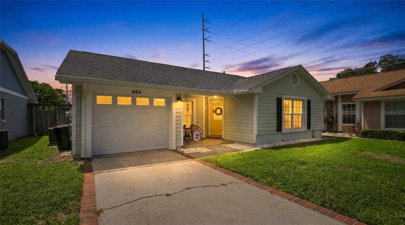 864 FRANKLIN CIRCLE home for sale in Franklin Square