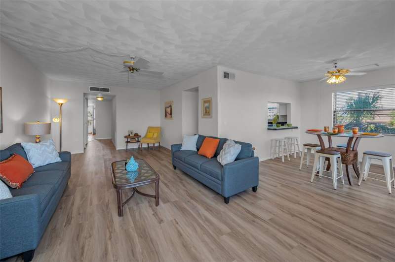 2 bedroom Condominium at 19451 Gulf Boulevard #301, Bay Shores Yacht & Tennis Club, Indian Shores — photo 4