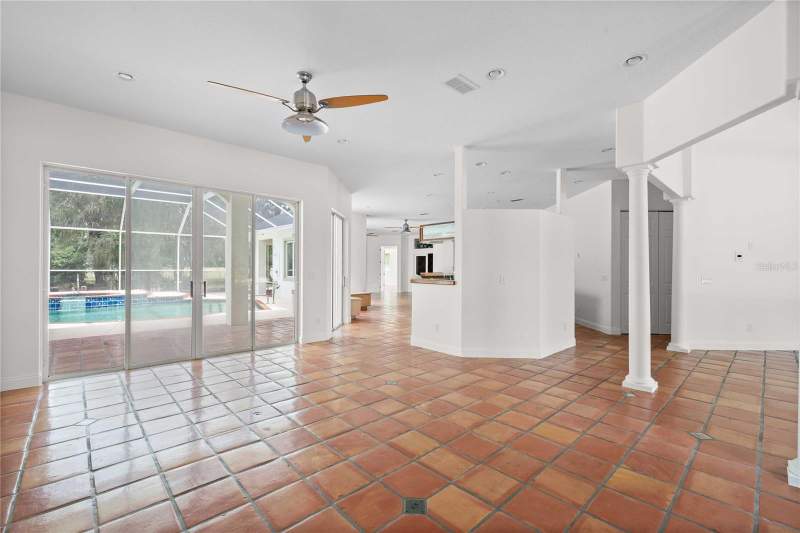4 bedroom Single Family Residence at 17401 S Highway 475, Summerfield, Summerfield — photo 5