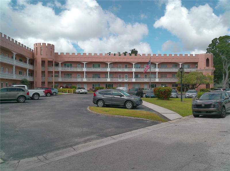 2 bedroom Condominium at 2457 Ecuadorian Way #73, On Top Of The World, Clearwater — photo 3