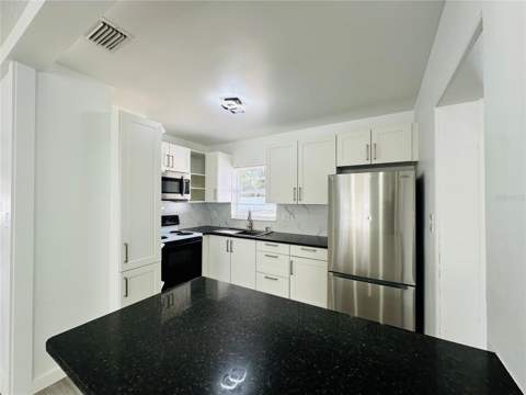 136 Lynbrook Drive, Orlando FL - photo 6 of 36