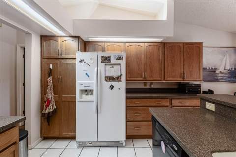 301 Louis Edward Court, Lakeland FL - photo 8 of 33