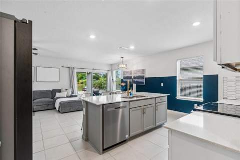 9047 Royal River Circle, Parrish FL - photo 12 of 33