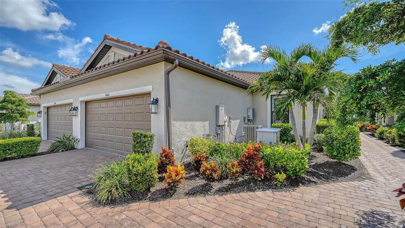 2 bedroom Villa at 6066 MESA GLEN, HEIGHTS PH II SUBPH A & C & PH IA & IB, BRADENTON — photo 1