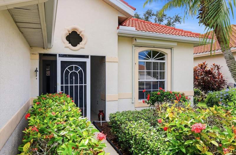 3 bedroom Single Family Residence at 446 Pinewood Lake Drive, Pelican Pointe Golf & Country Club, Venice — photo 5