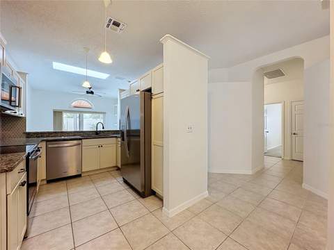 1047 Kelly Creek Circle, Oviedo FL - photo 9 of 59