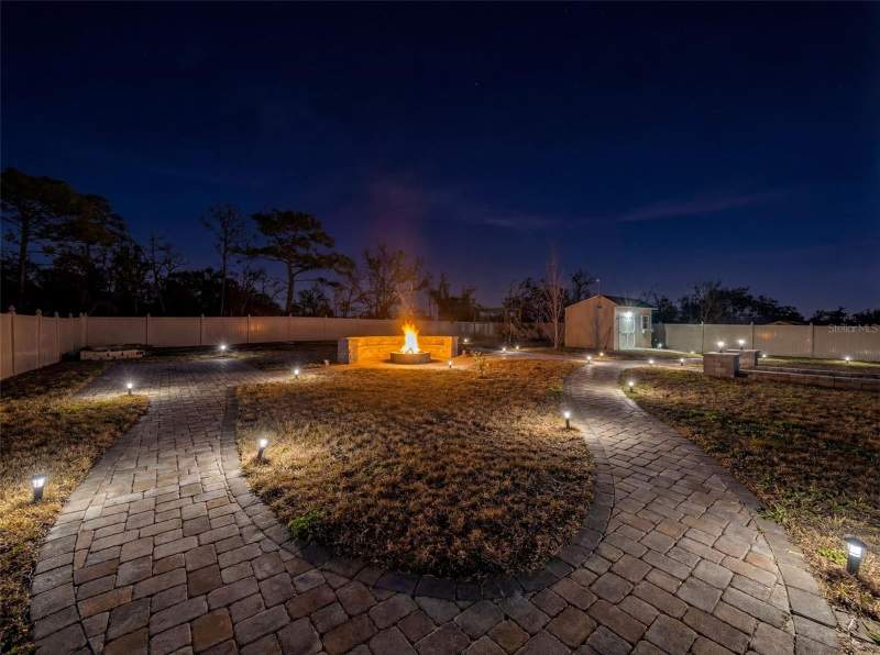 4 bedroom Single Family Residence at 13046 Kildeer Road, Royal Highlands, Weeki Wachee — photo 2