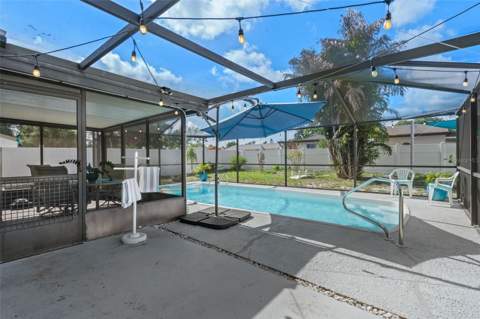 7906 Woodvine Circle, Tampa FL - photo 23 of 34