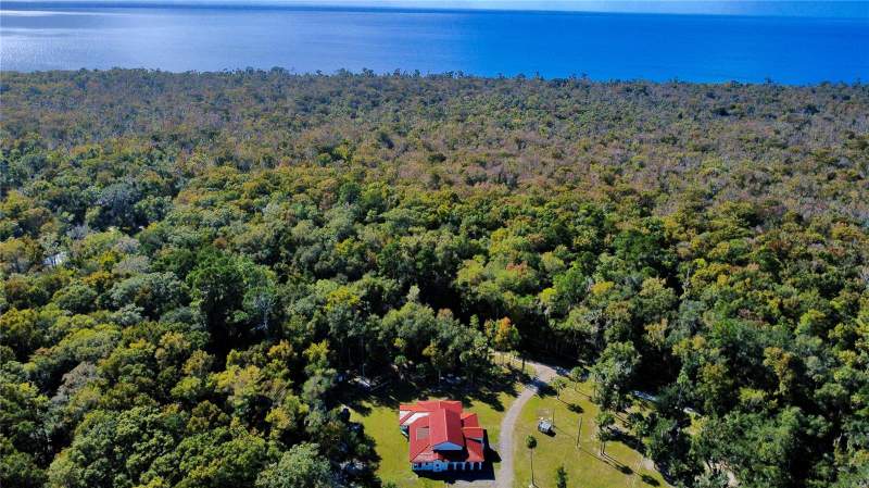 6 bedroom Single Family Residence at 1140 Four Wheel Drive, Pierson, Pierson — photo 2