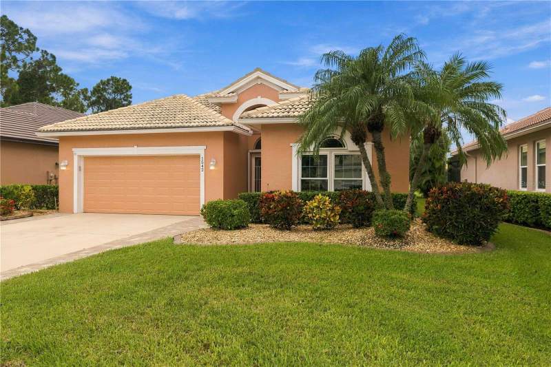 3 bedroom Single Family Residence at 1542 San Ysidro Way, Pelican Pointe Golf & Country Club, Venice — photo 2