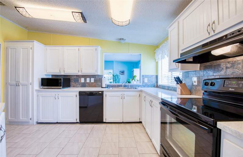2 bedroom Manufactured Home at 228 Tarpon Lane, Gull-Aire Village, Oldsmar — photo 5