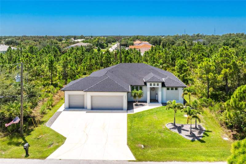 3 bedroom Single Family Residence at 14077 Emerson Lane, Port Charlotte Sec 058, Port Charlotte — photo 2