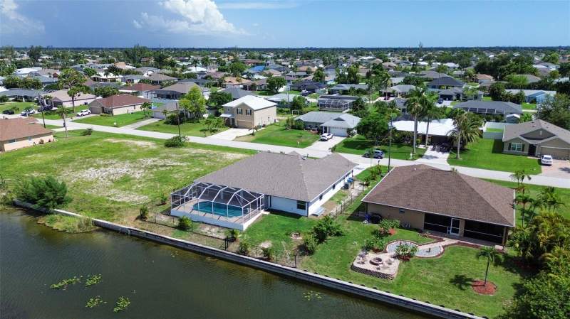 4 bedroom Single Family Residence at 619 SW 26th Terrace, Cape Coral, Cape Coral — photo 4