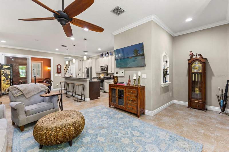 3 bedroom Townhouse at 3819 W Dale Avenue #6, Bellavilla Luxury Twnhms, Tampa — photo 3