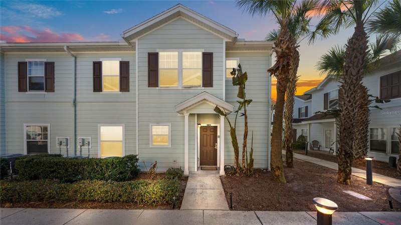 4 bedroom Townhouse at 2950 LUCAYAN HARBOUR CIR #105, LUCAYA VLG PH 1, KISSIMMEE — photo 1