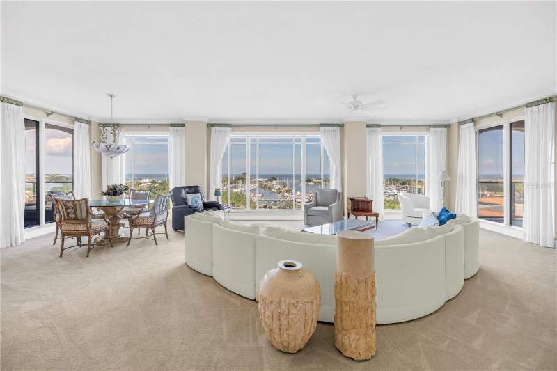 3 bedroom Condominium at 100 Beach Drive #702, Florencia Condo, St Petersburg — photo 2