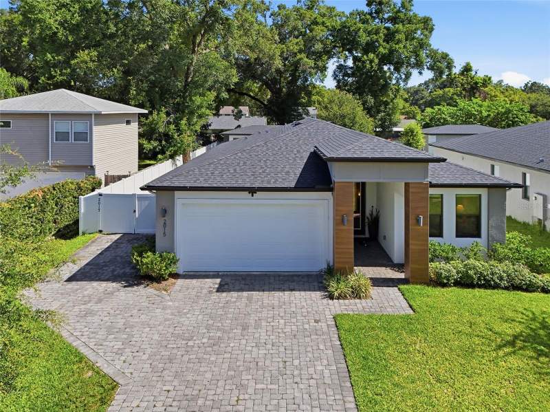 5 bedroom Single Family Residence at 2015 E KALEY AVENUE, CLOVERLAWN, ORLANDO — photo 2