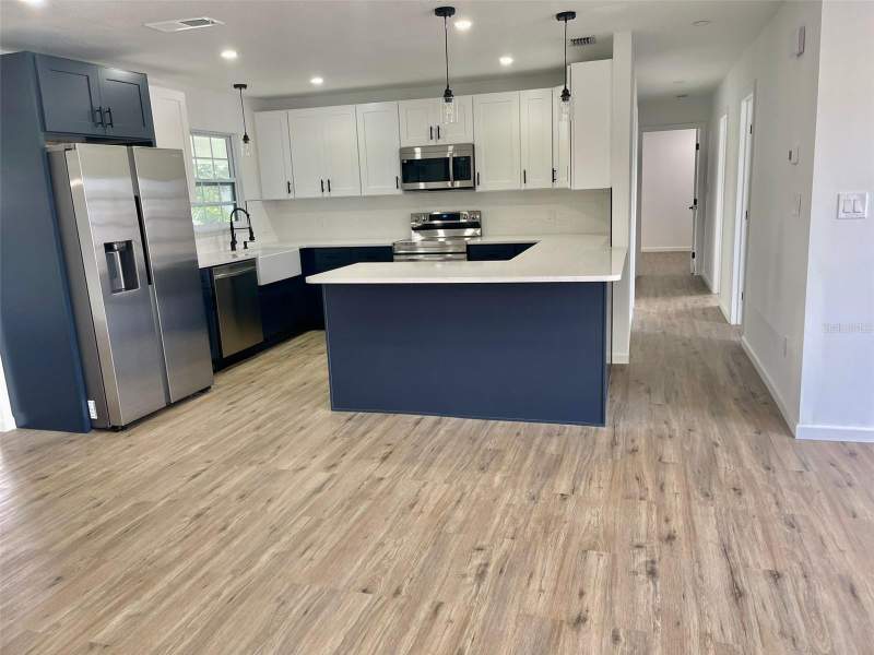 3 bedroom Single Family Residence at 13556 Romford Avenue, Port Charlotte Sec 066, Port Charlotte — photo 4