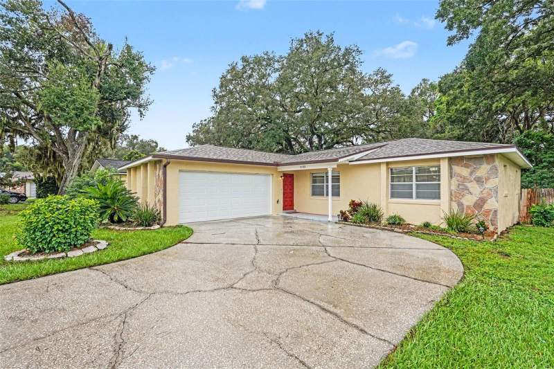 3 bedroom Single Family Residence at 1122 Estatewood Drive, Woodbery Estates First Additio, Brandon — photo 2