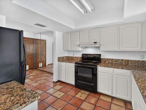 14012 Notreville Way, Tampa FL - photo 13 of 45