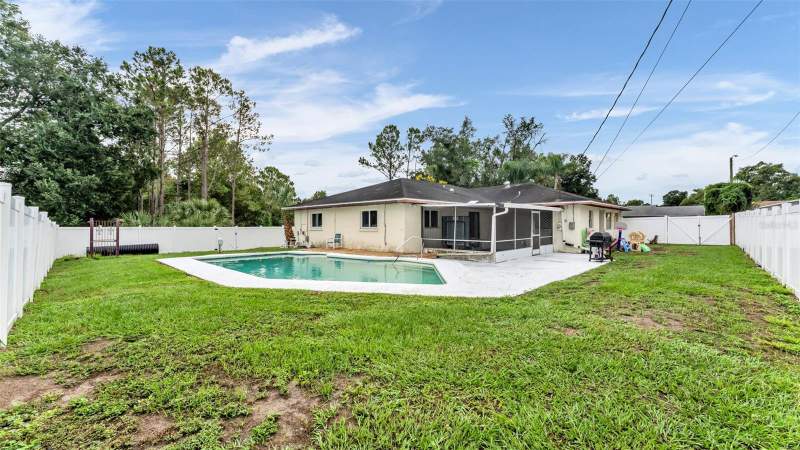 3 bedroom Single Family Residence at 1330 Auburn Street, Cloverdale Sub, Lakeland — photo 2