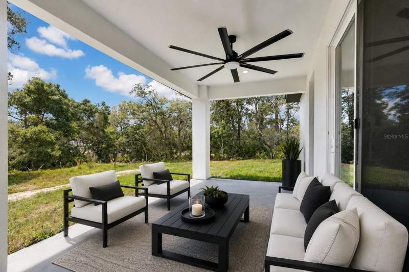 4 bedroom Single Family Residence at 551 Dowling Circle, The Lakes Of Lady Lake, Lady Lake — photo 4
