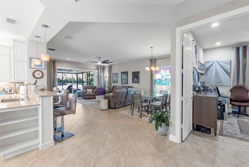 3 bedroom Single Family Residence at 4912 Sandy Glen Way, Valencia Lakes Tr M, Wimauma — photo 4